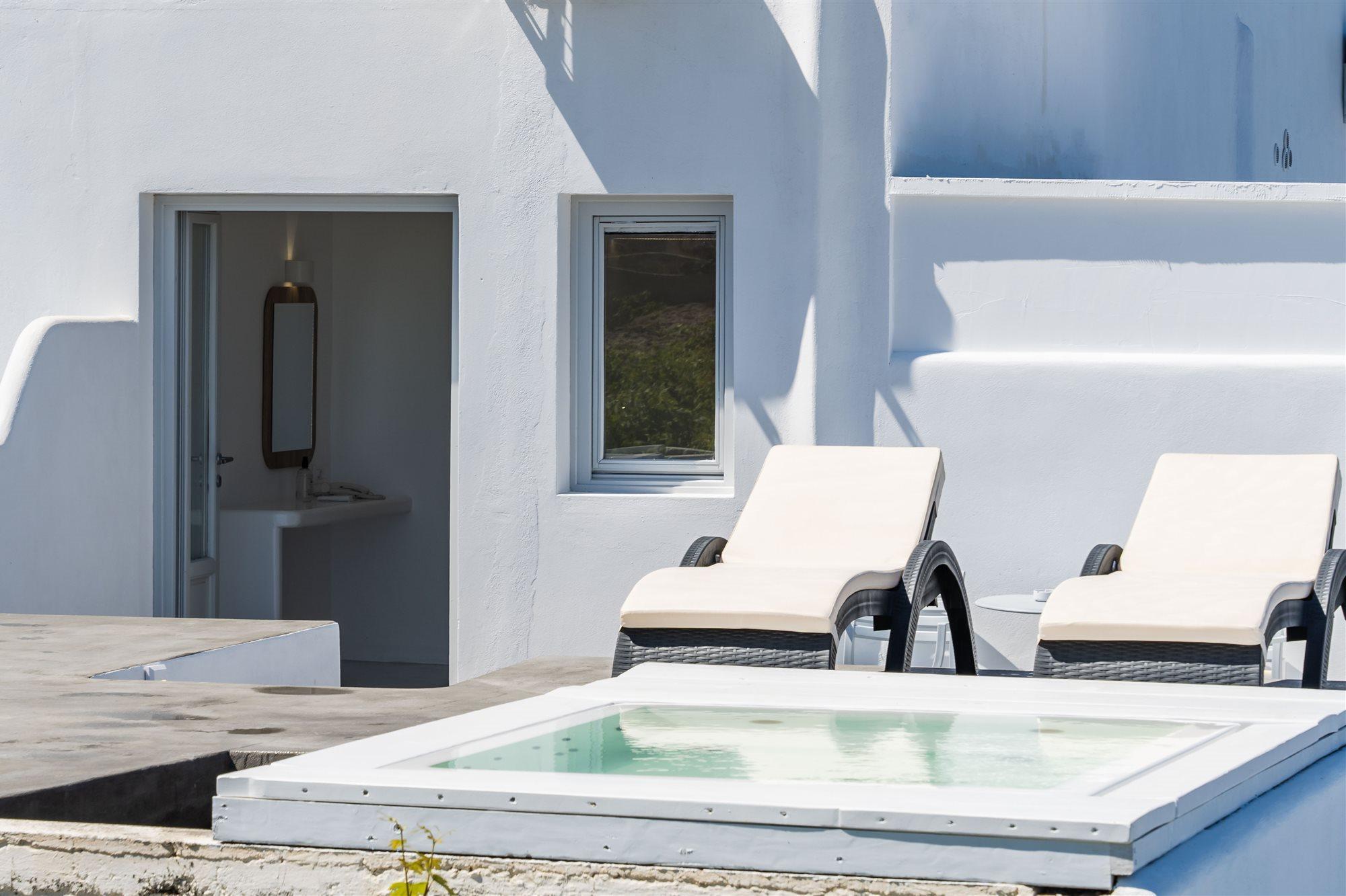 Serenita Luxury Suites Akrotírion Екстериор снимка