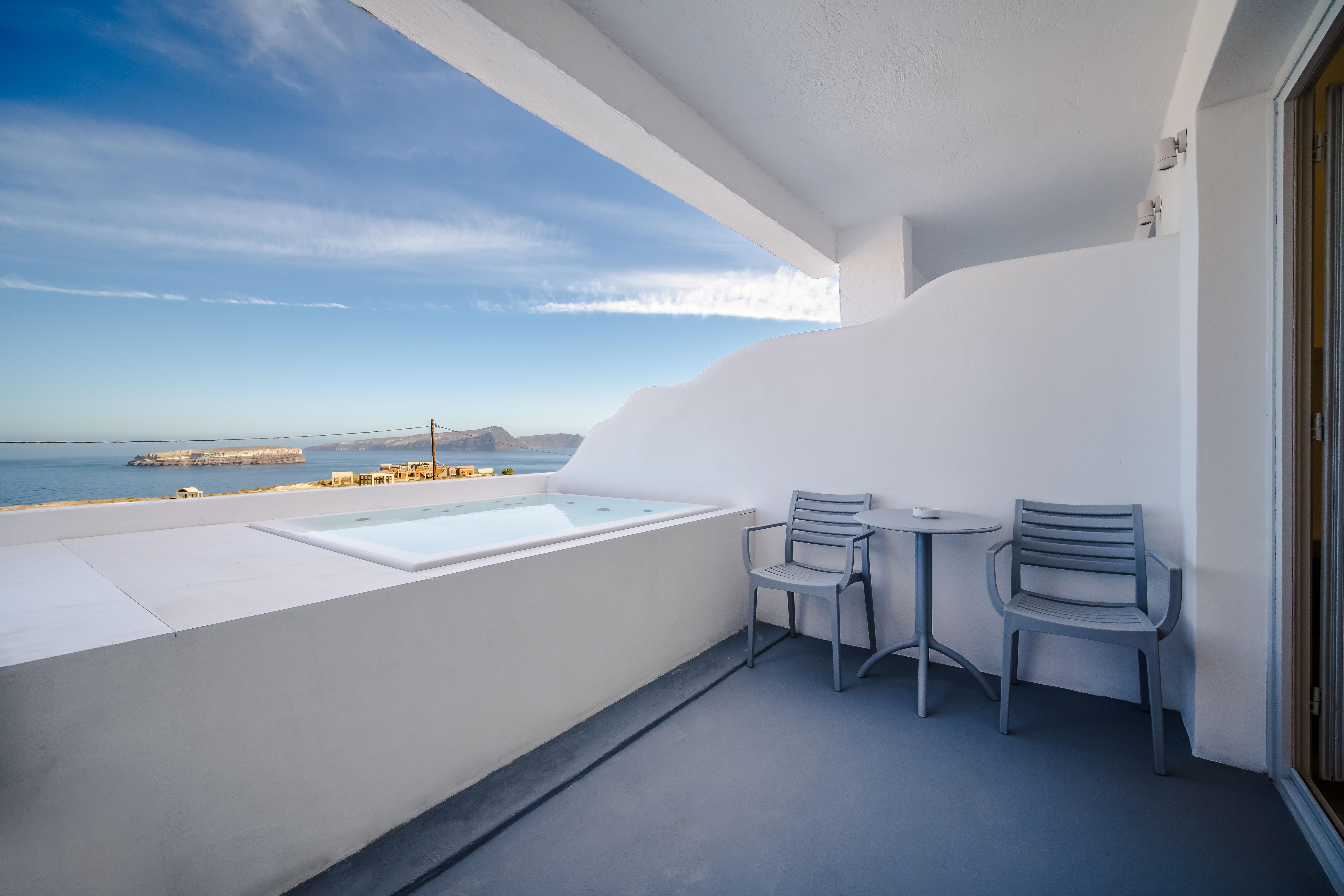Serenita Luxury Suites Akrotírion Екстериор снимка