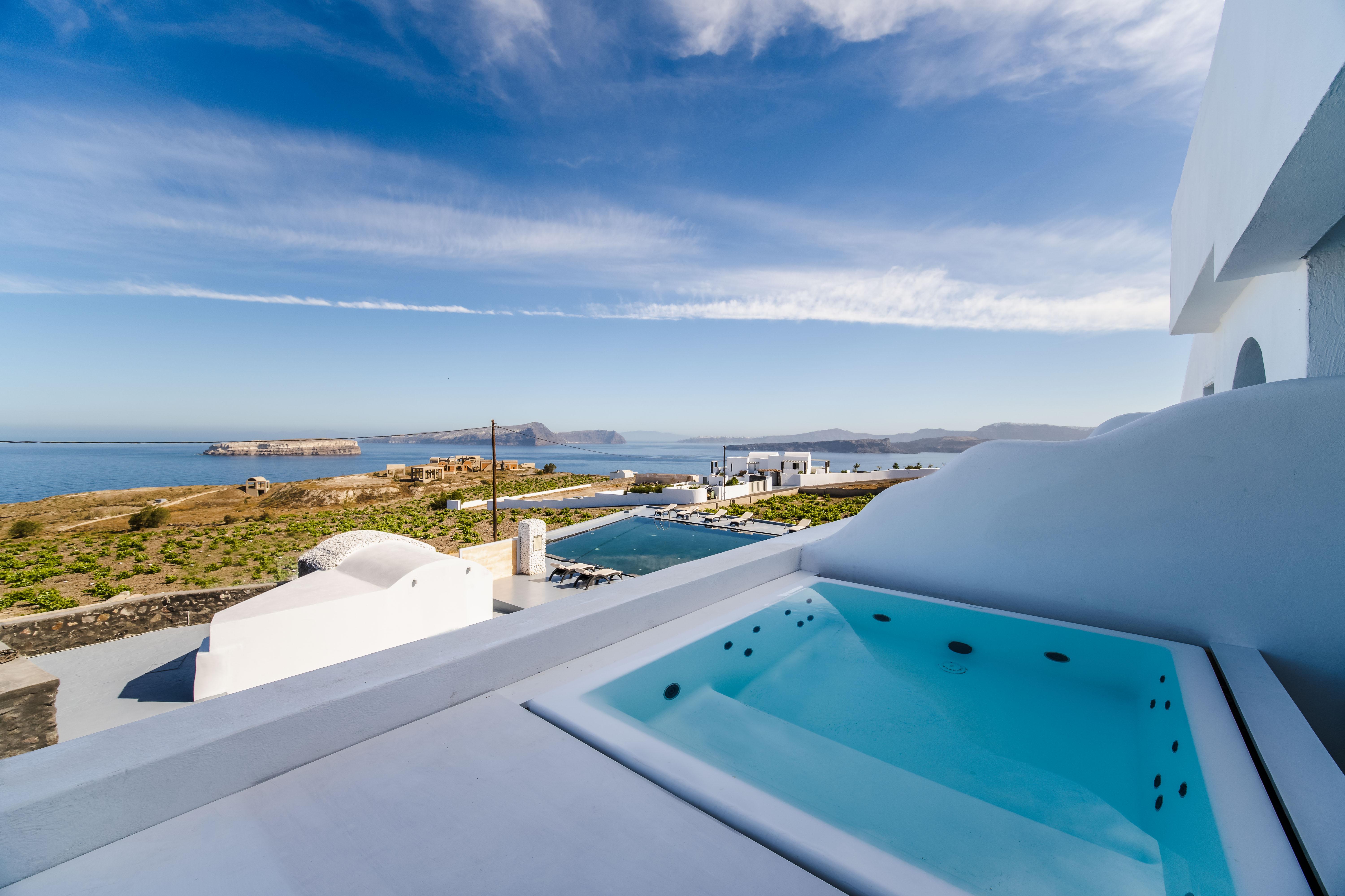 Serenita Luxury Suites Akrotírion Екстериор снимка