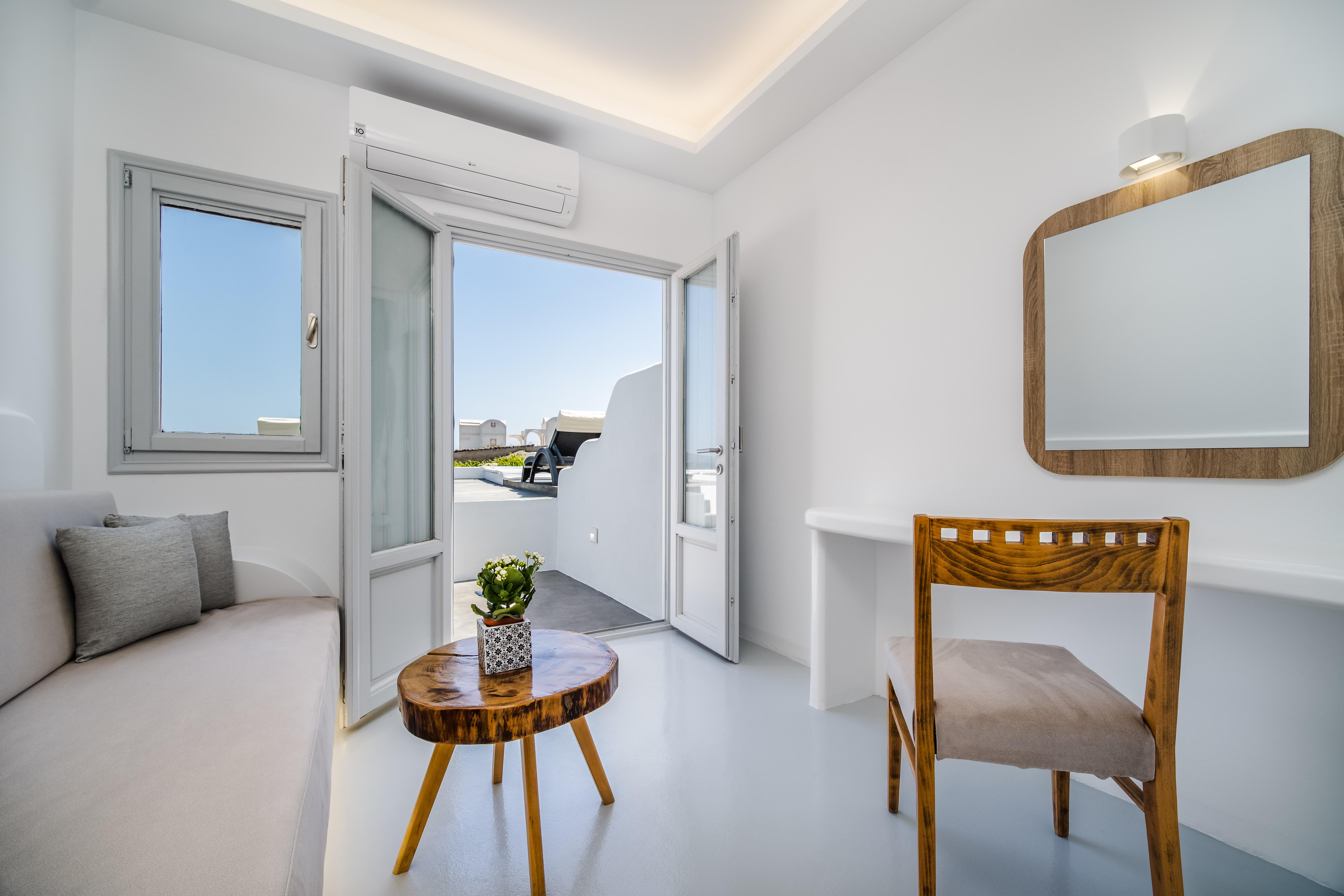 Serenita Luxury Suites Akrotírion Екстериор снимка