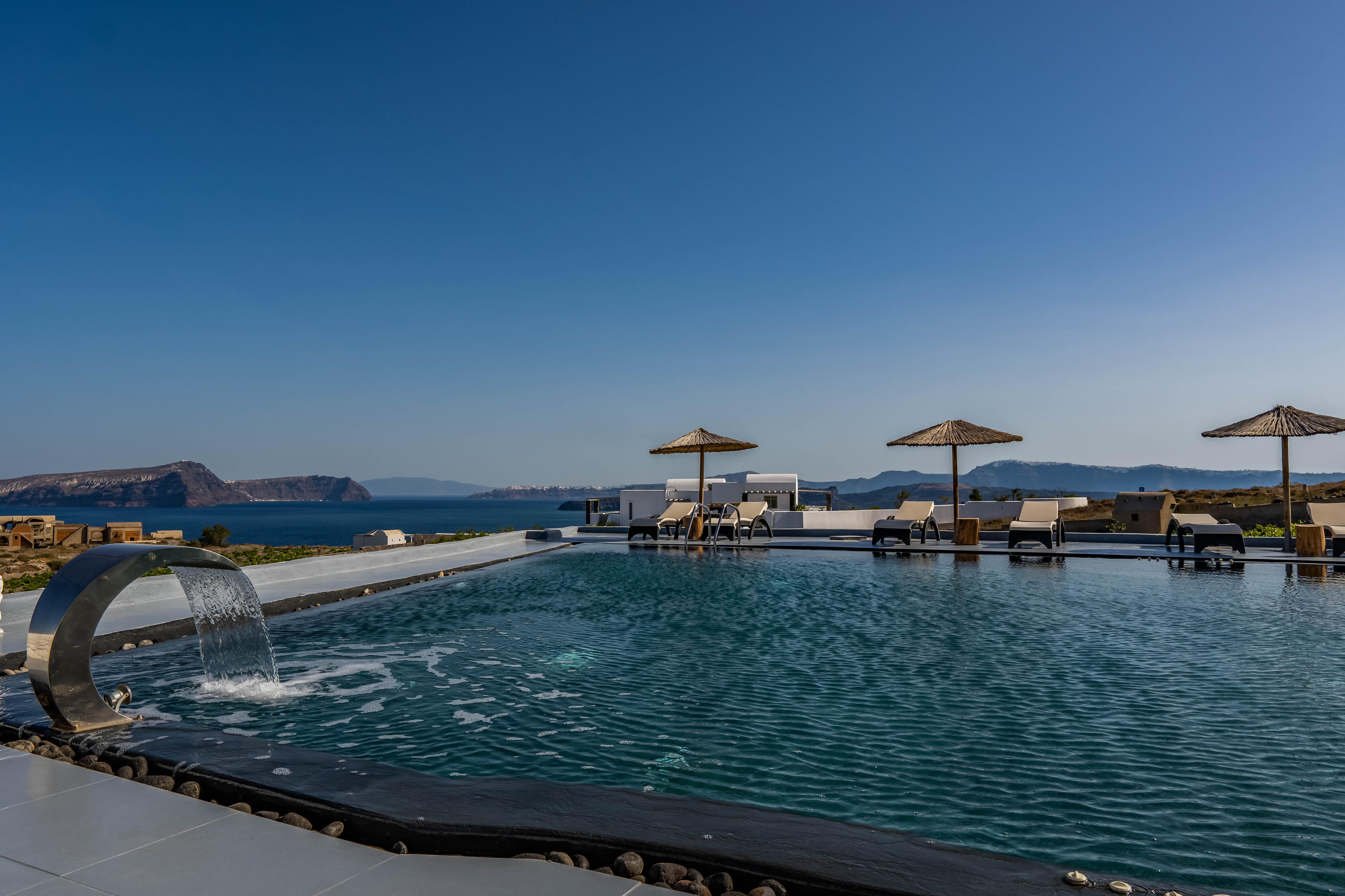 Serenita Luxury Suites Akrotírion Екстериор снимка