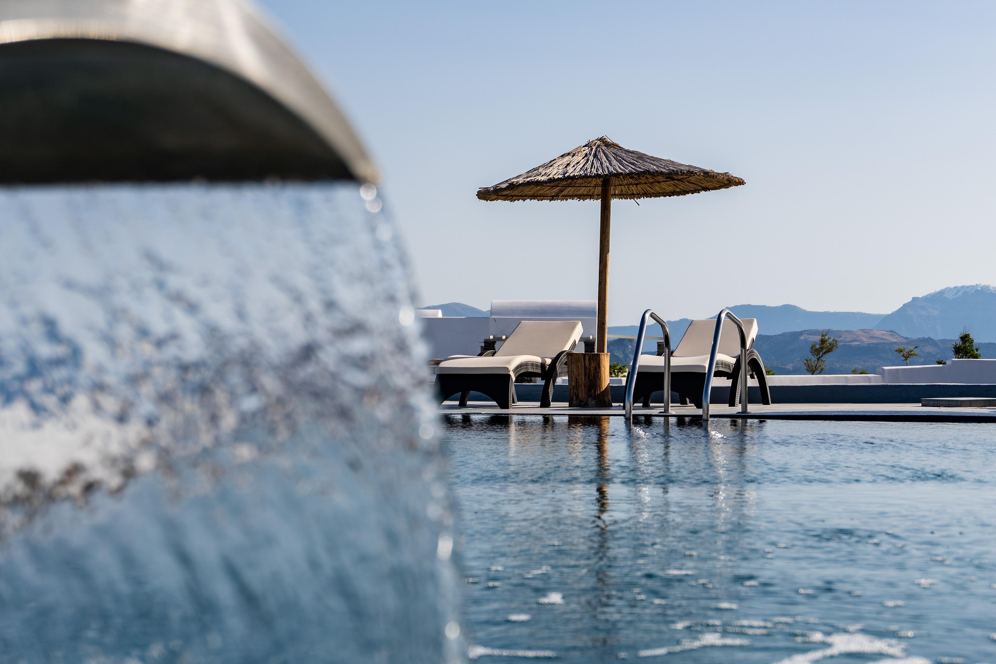Serenita Luxury Suites Akrotírion Екстериор снимка