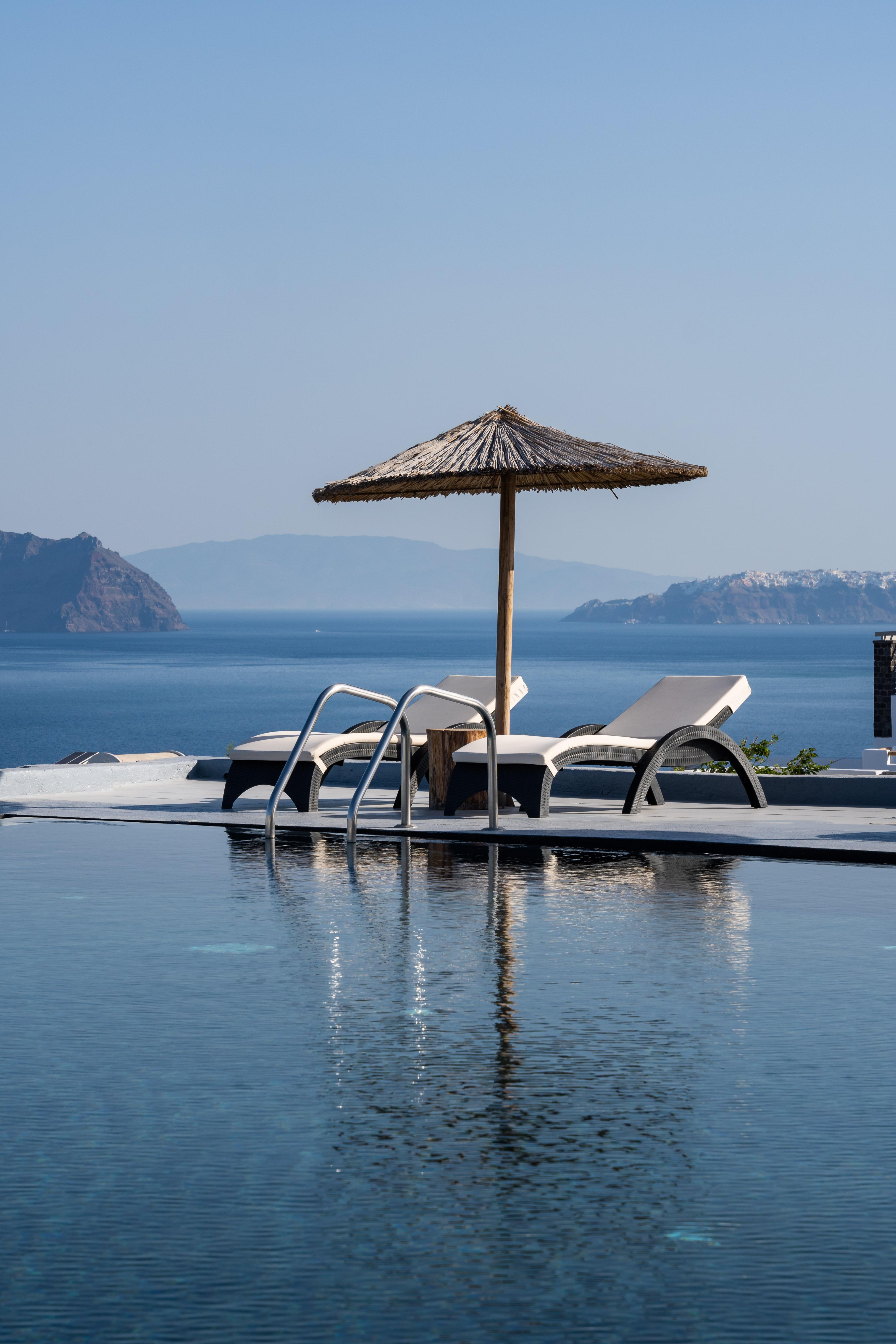 Serenita Luxury Suites Akrotírion Екстериор снимка