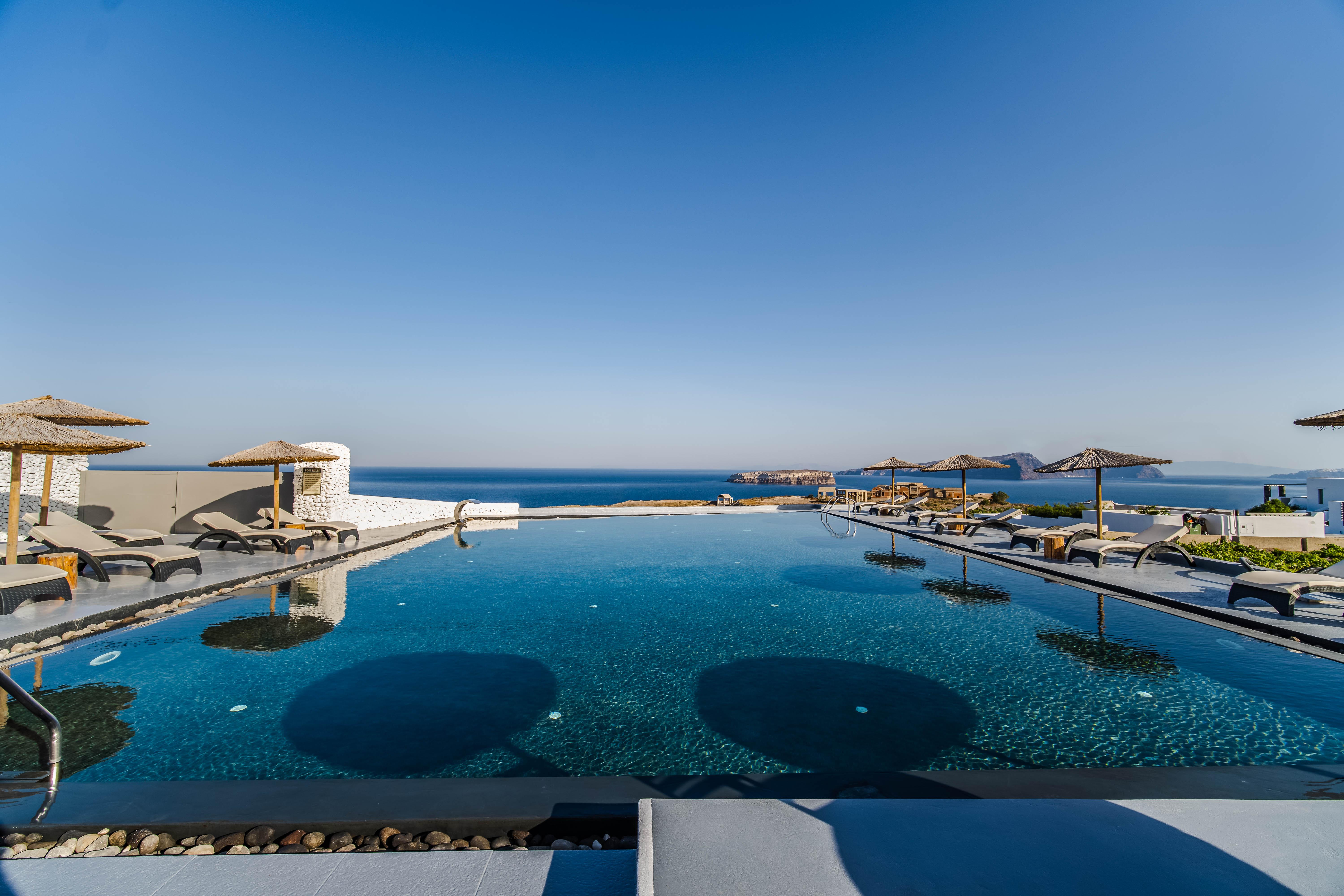 Serenita Luxury Suites Akrotírion Екстериор снимка