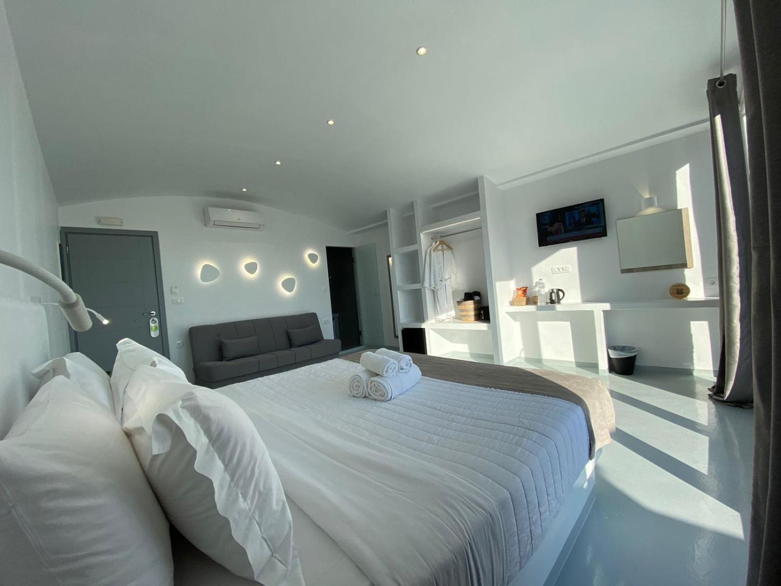Serenita Luxury Suites Akrotírion Екстериор снимка
